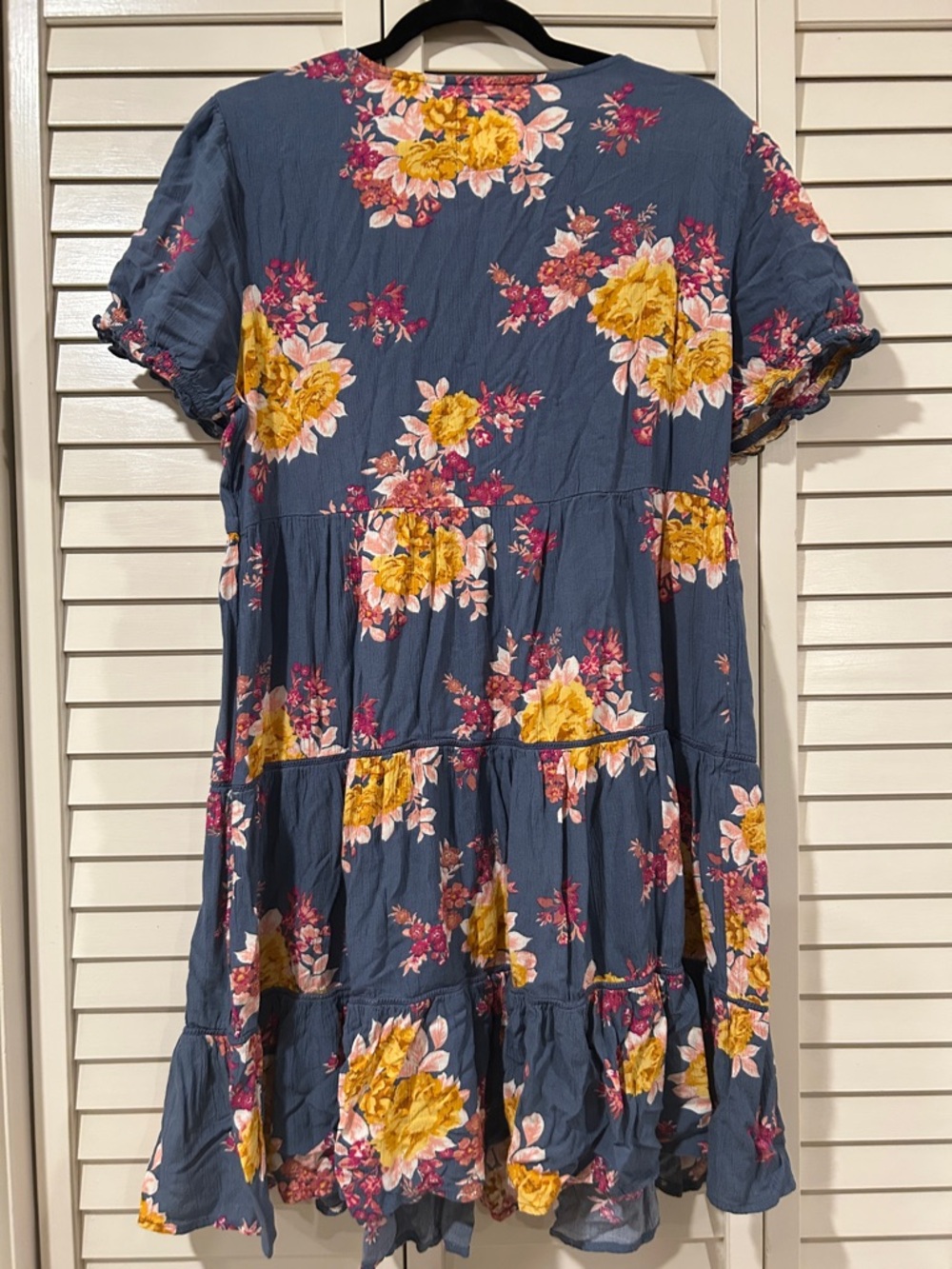 SO Blue Floral Tie-Front Tiered Dress Size L - Picture 5 of 5
